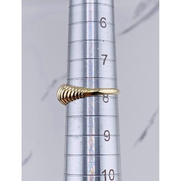 10k gold ring dome size 8 - Picture 6 of 6